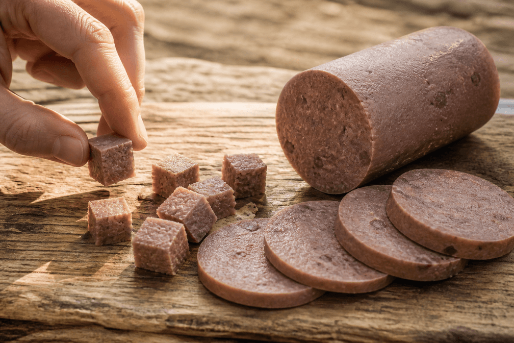 Holzregal mit mehreren Gute-Portion-Rollen, zwei Größen